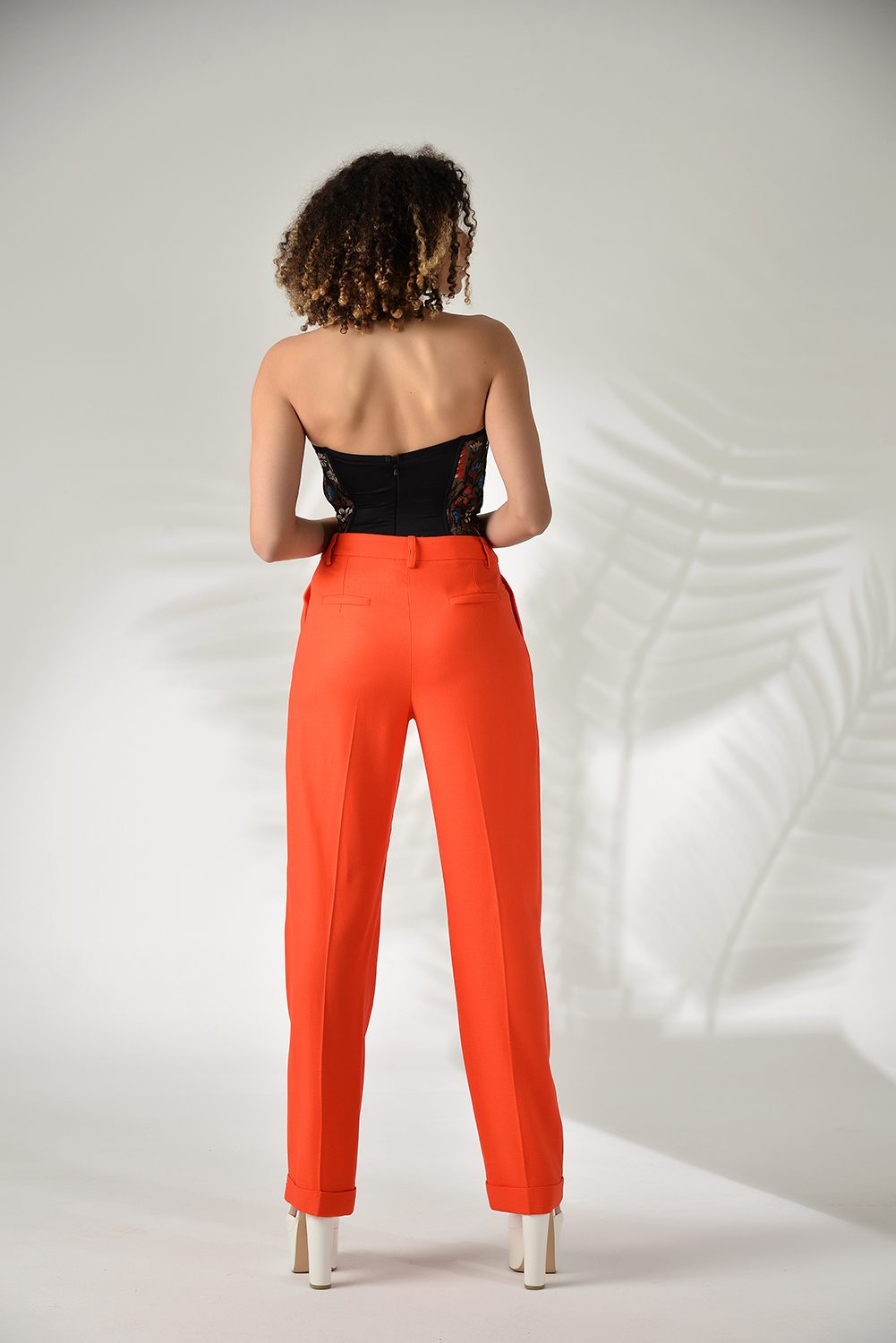 Πορτοκαλί παντελόνι με ρεβέρ