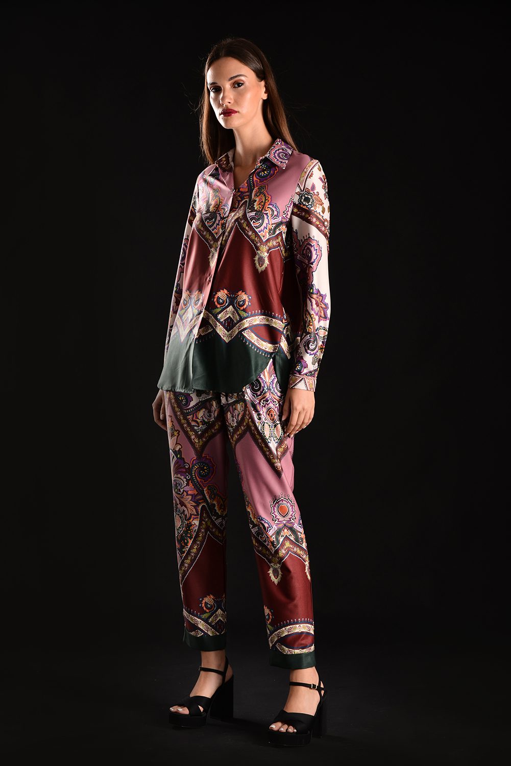 Ethnic εμπριμέ παντελόνι με ελαστική μέση και ασορτί πουκάμισο