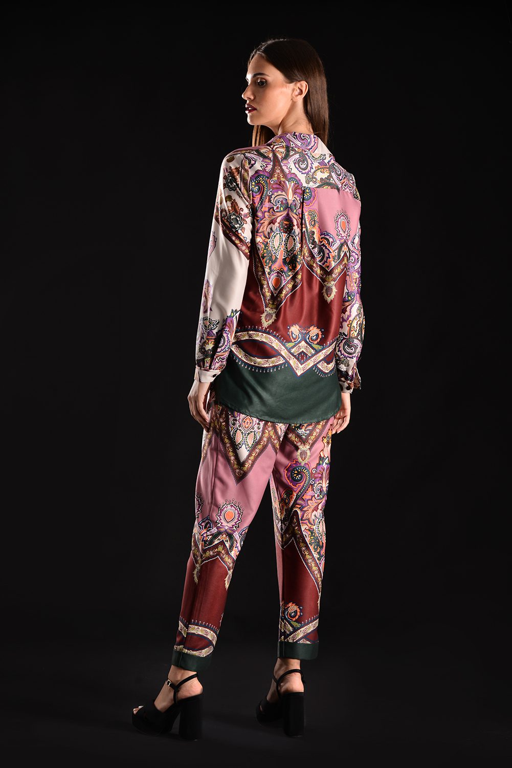 Ethnic εμπριμέ παντελόνι με ελαστική μέση και ασορτί πουκάμισο