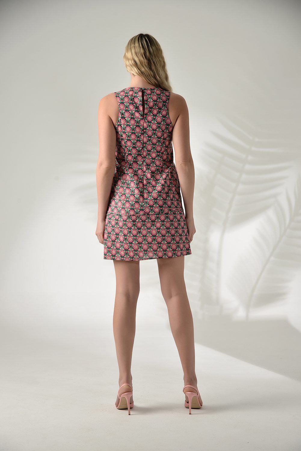 Εμπριμέ mini βαμβακερό φόρεμα σε Α γραμμή