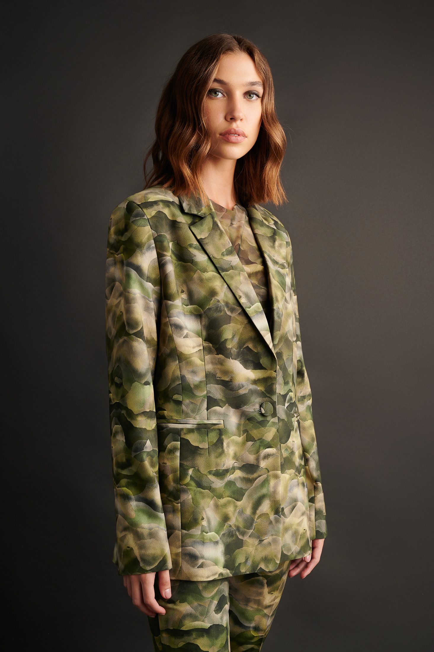 Μπλούζα military δίχτυ με μακρύ μανίκι. Σακάκι εμπριμέ μεσάτο